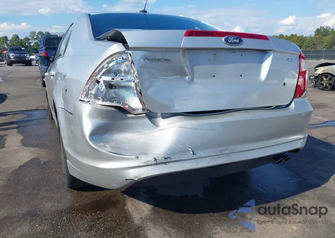 2010 Ford Fusion Se z USA, uszkodzony, nr VIN 3FAHP0HA6AR380741